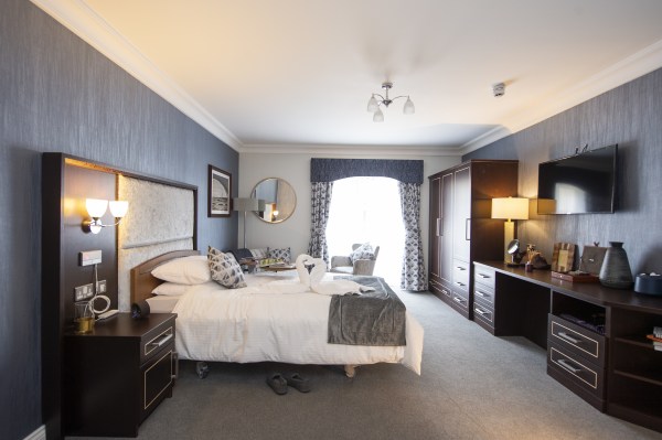 Fairfield Manor Care & Nursing Home